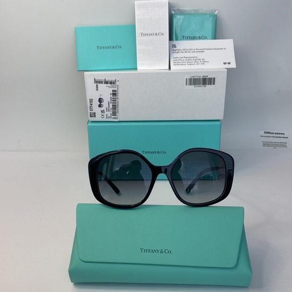 TIFFANY & CO. Blue Gradient Gray Irregular Ladies Sunglasses
TF4192 83158F 54 - Picture 5 of 17